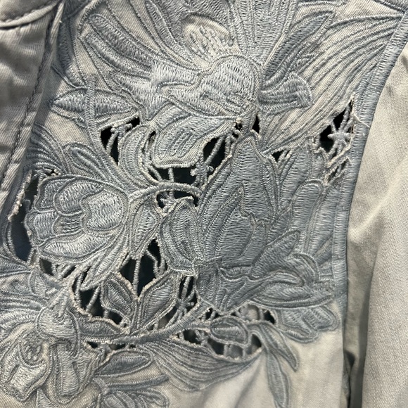 Anthropologie Holding Horses embroidered lace detail chambray shirt US XS - Picture 2 of 5